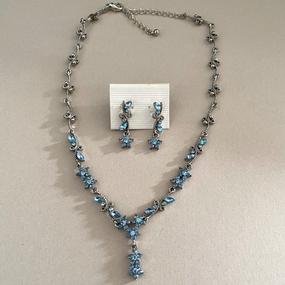 Victorian Collection - Genuine Austrian Crystal Bridgerton Style Set (NWOT)